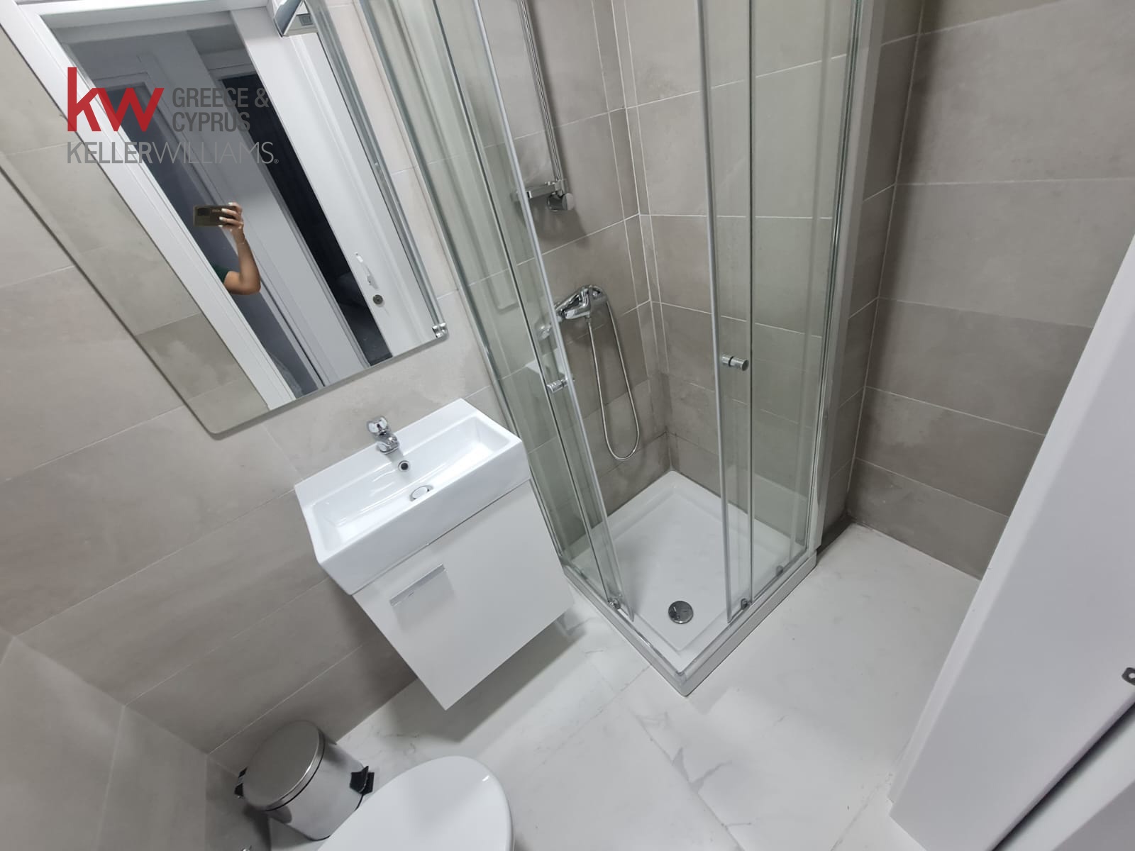 3-bed apartment with sea view and balconies in Livadia photo 7