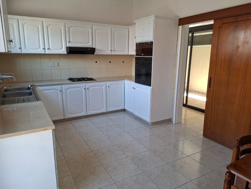 3-bedroom ground floor apartment in Agios Athanasios photo 9