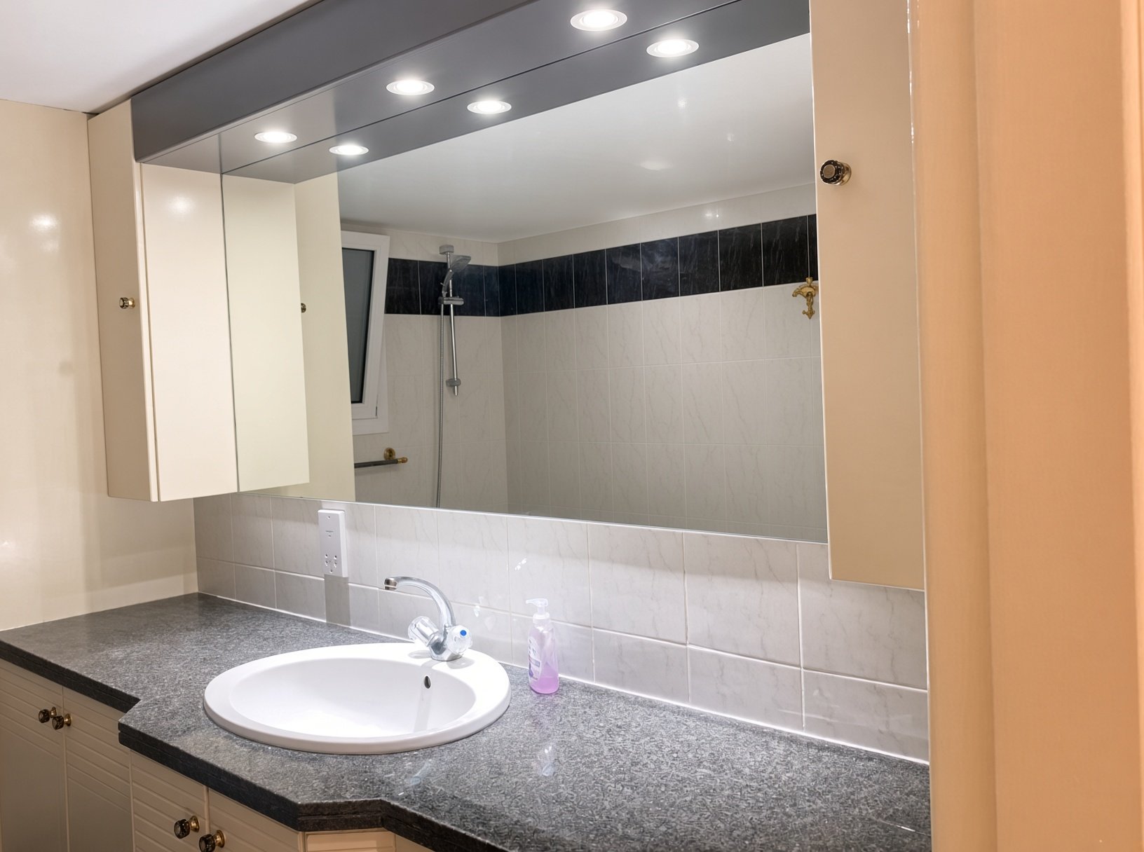 Spacious 3-bedroom house in Latsia, Nicosia photo 6