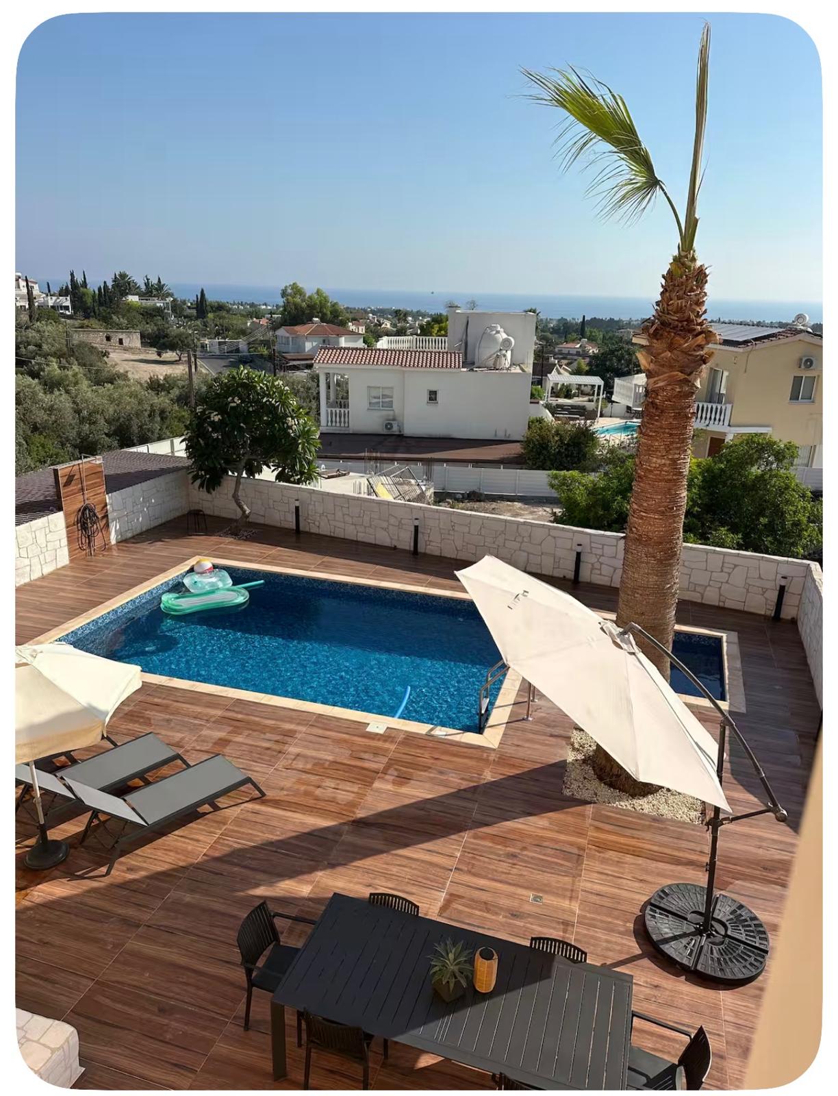 spacious 3 Bedroom House in Peyia