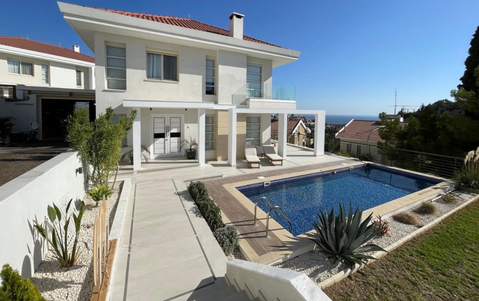 Spacious 4-Bedroom Villa in Agios Tychon, Limassol