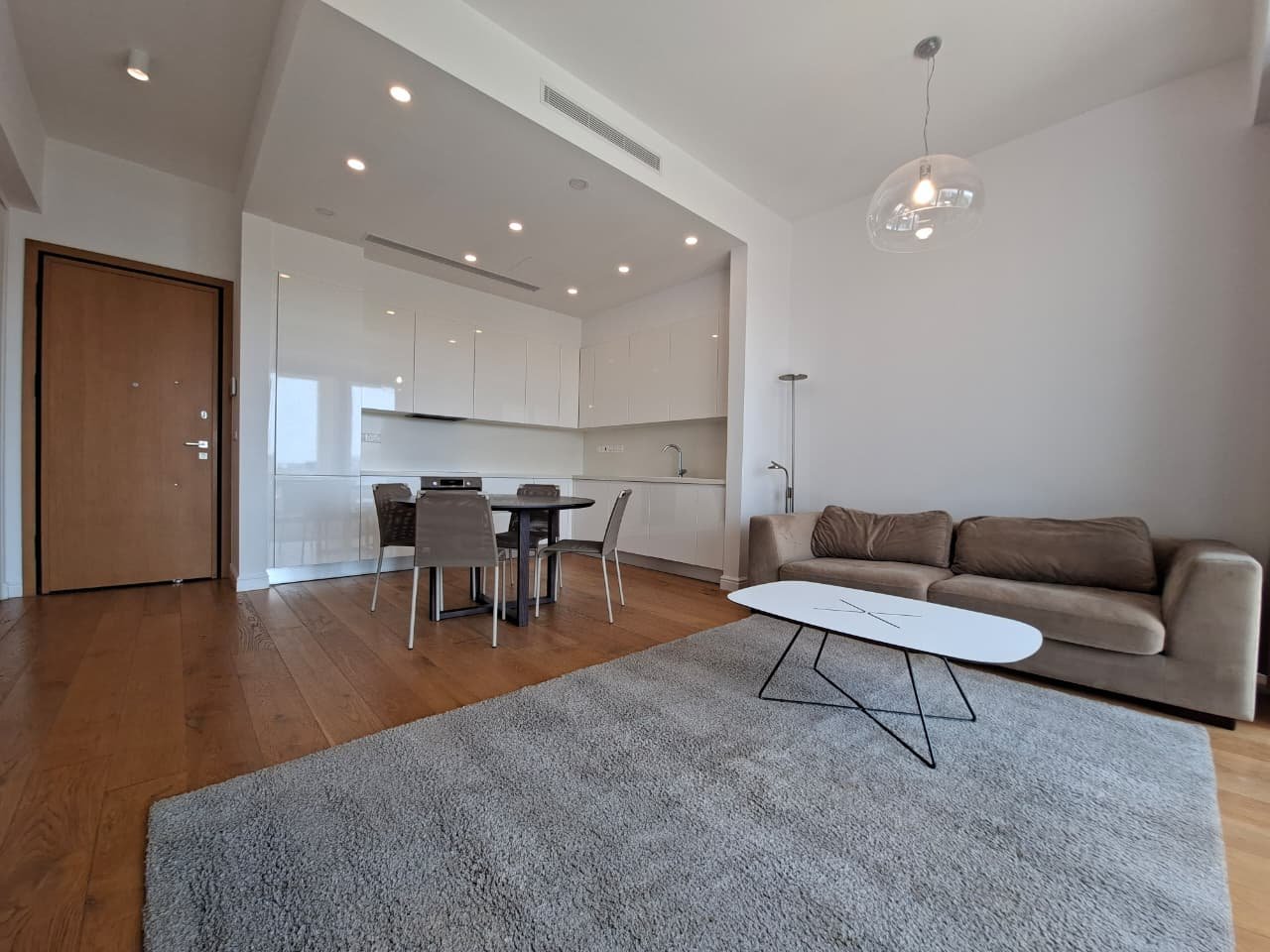 Modern 2-Bedroom Apartment in Mesa Geitonia, Limassol