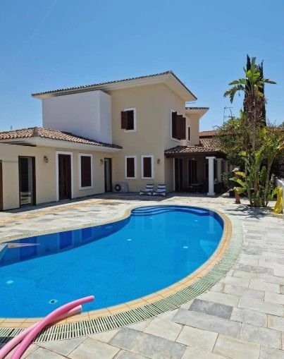 Spacious 4-Bedroom House in Strovolos, Nicosia