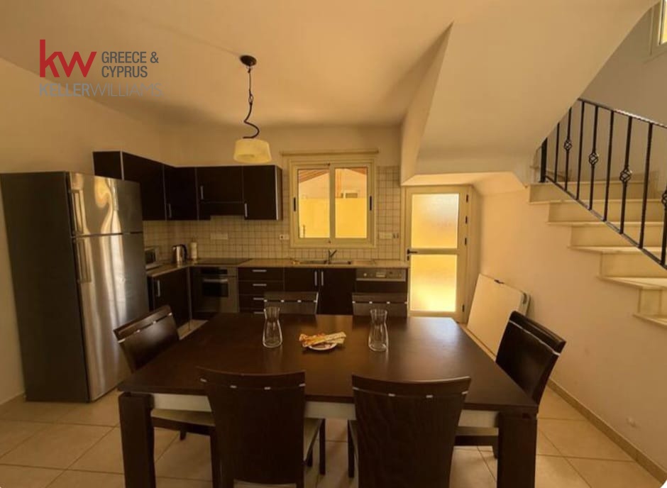 3-bed detached house with garden and pool in Perivolia photo 4