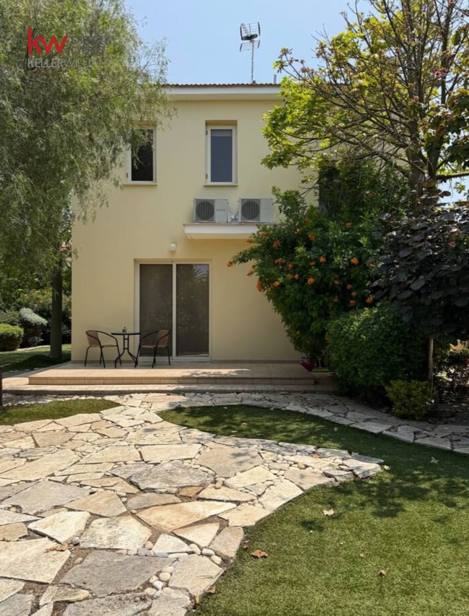 3-bed detached house with garden and pool in Perivolia photo 2