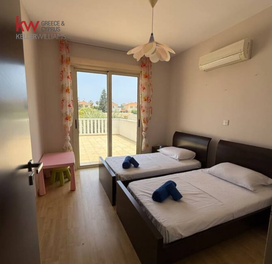 3-bed detached house with garden and pool in Perivolia photo 7