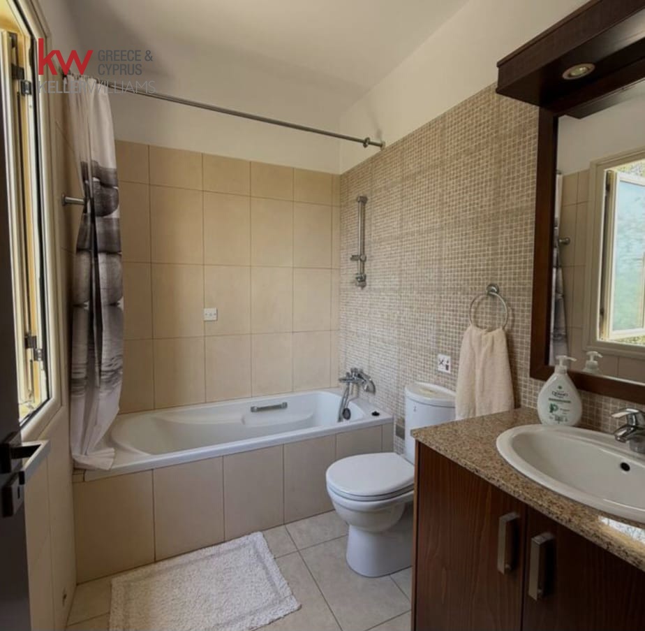 3-bed detached house with garden and pool in Perivolia photo 12