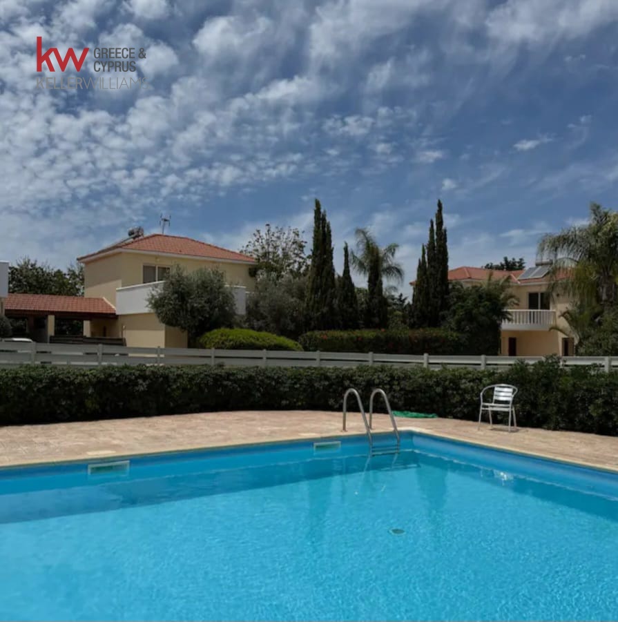 3-bed detached house with garden and pool in Perivolia photo 17