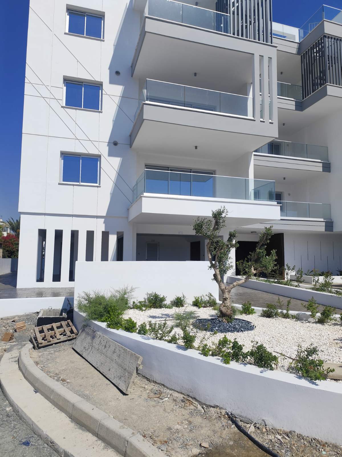 2-BEDROOM BRAND NEW APARTMENT