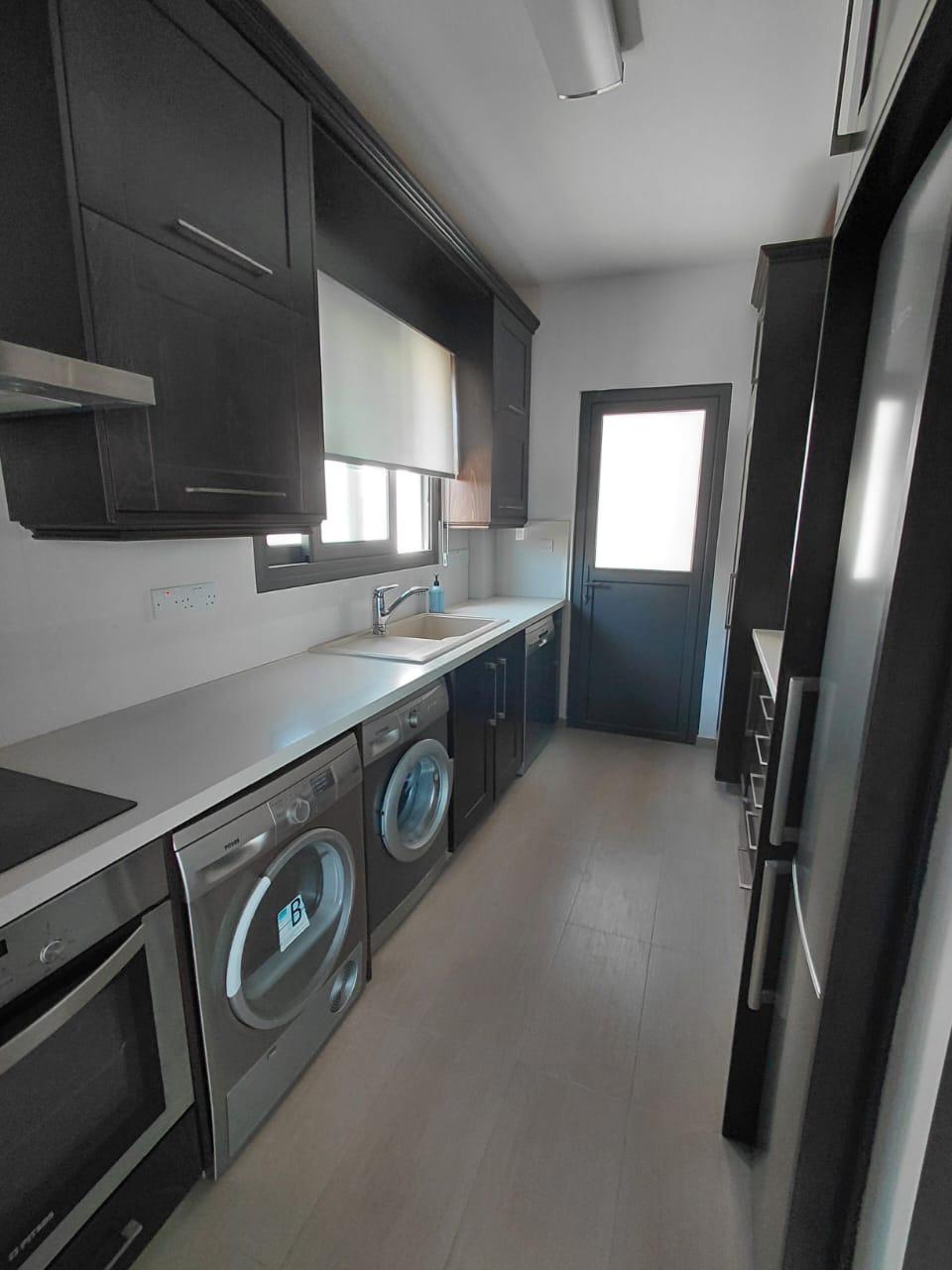 3-bed apartment with sea views for rent in Panthea, Limassol photo 4
