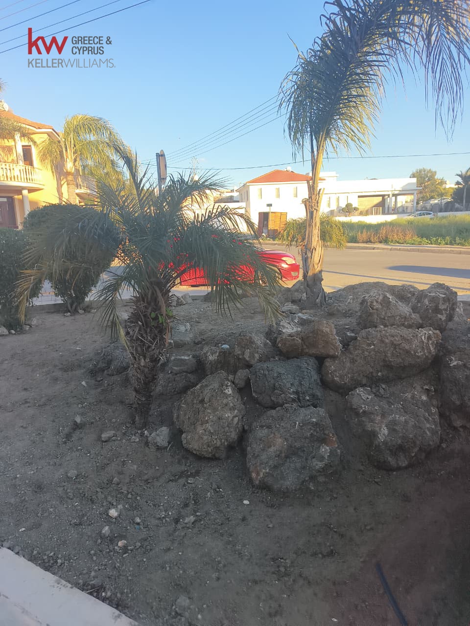 3-bed apartment with balcony and lift in Oroklini photo 5