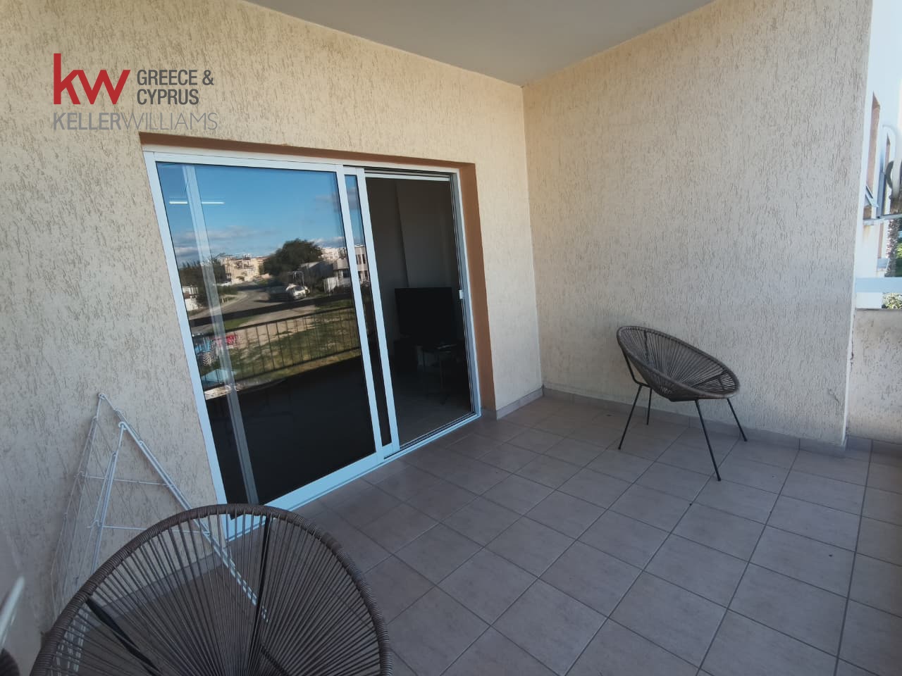 3-bed apartment with balcony and lift in Oroklini photo 6