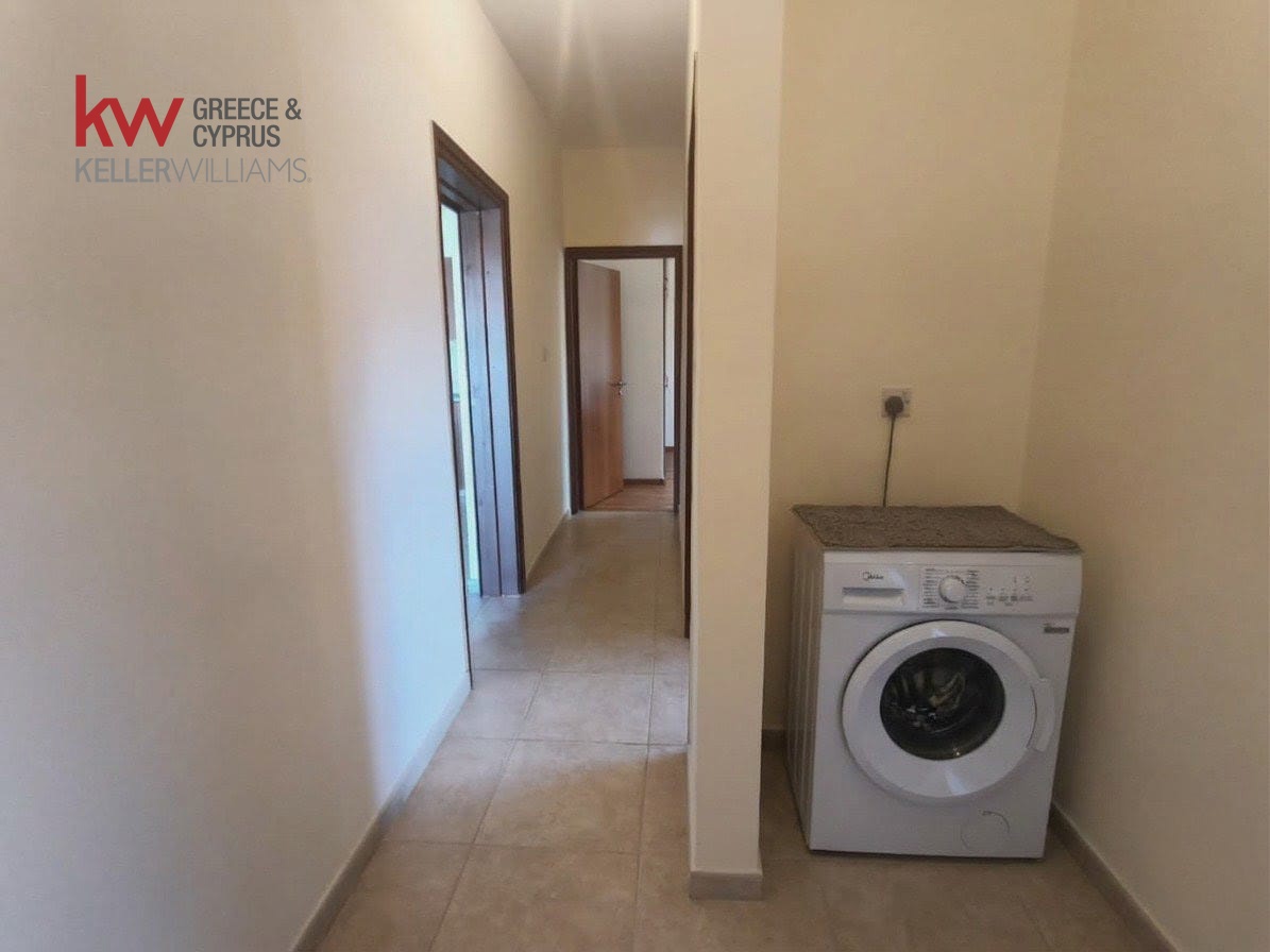 3-bed apartment with balcony and lift in Oroklini photo 15