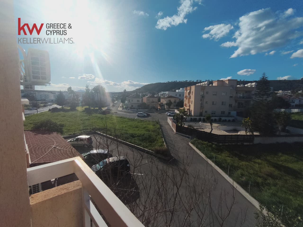 3-bed apartment with balcony and lift in Oroklini photo 11