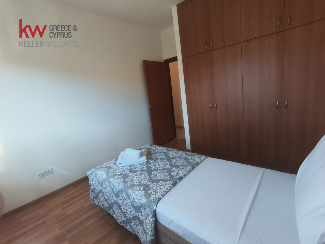 3-bed apartment with balcony and lift in Oroklini photo 18