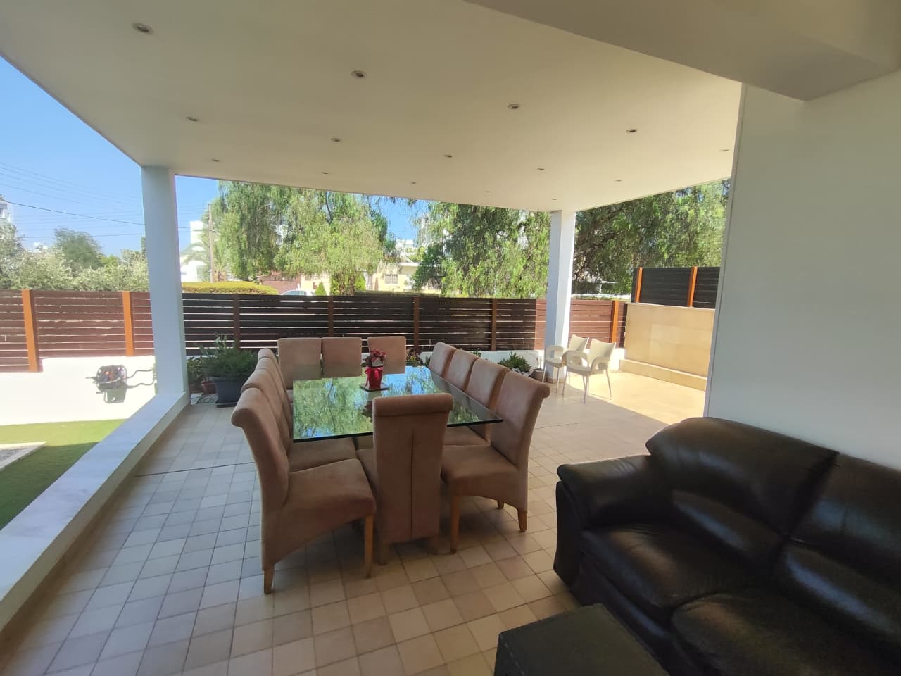 4-bed detached house with garden in Krasas, Larnaca photo 3