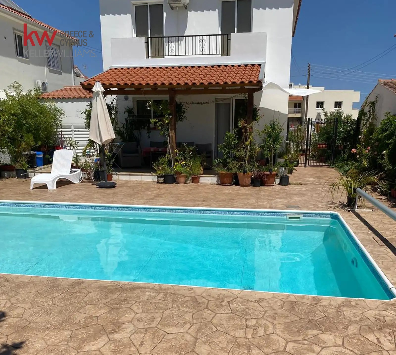 Detached house with pool