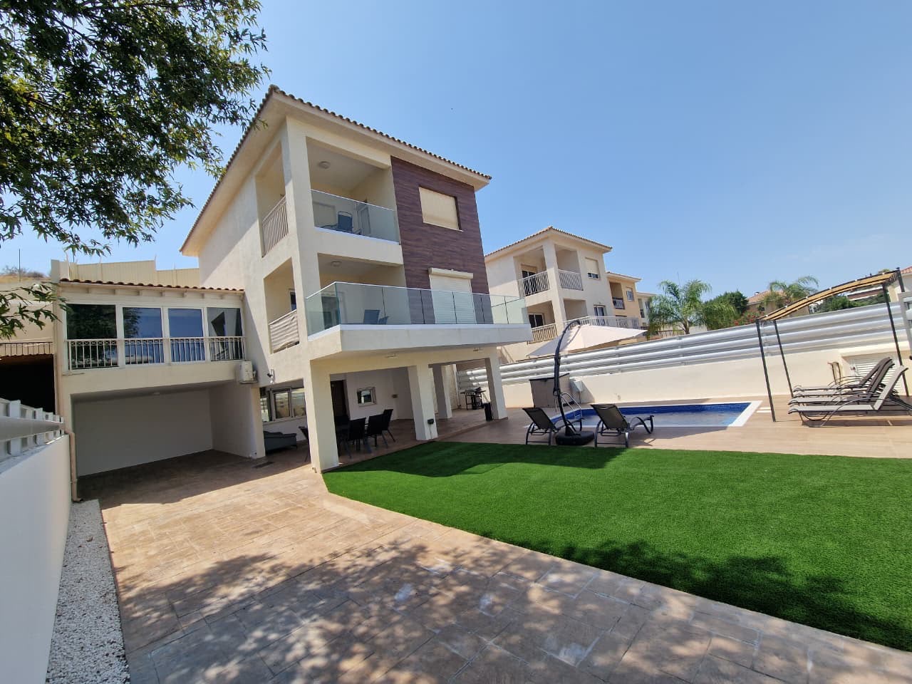 Luxury 4-Bedroom Villa - For Rent |