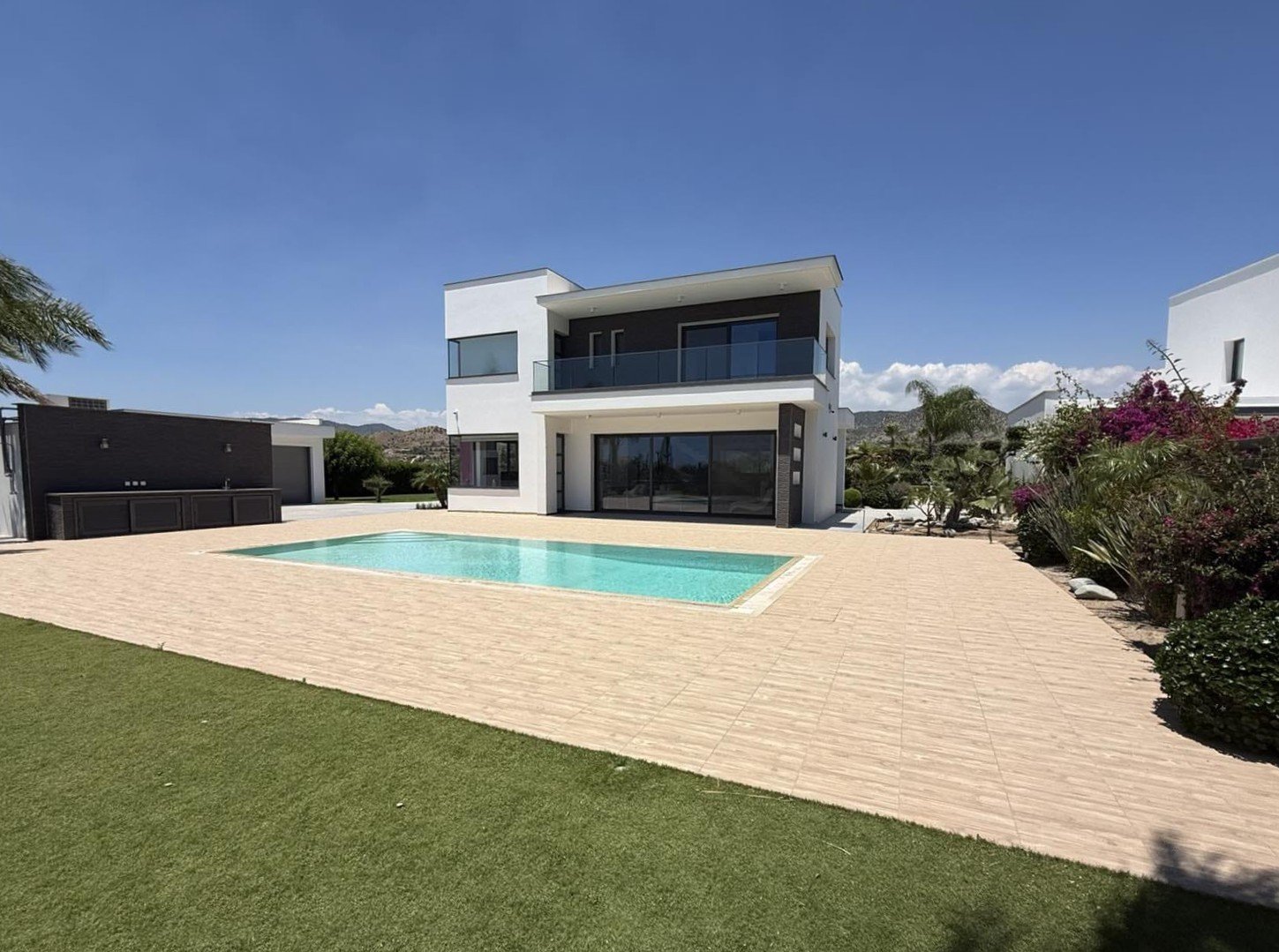 Spacious 5-Bedroom Villa in Moni, Limassol