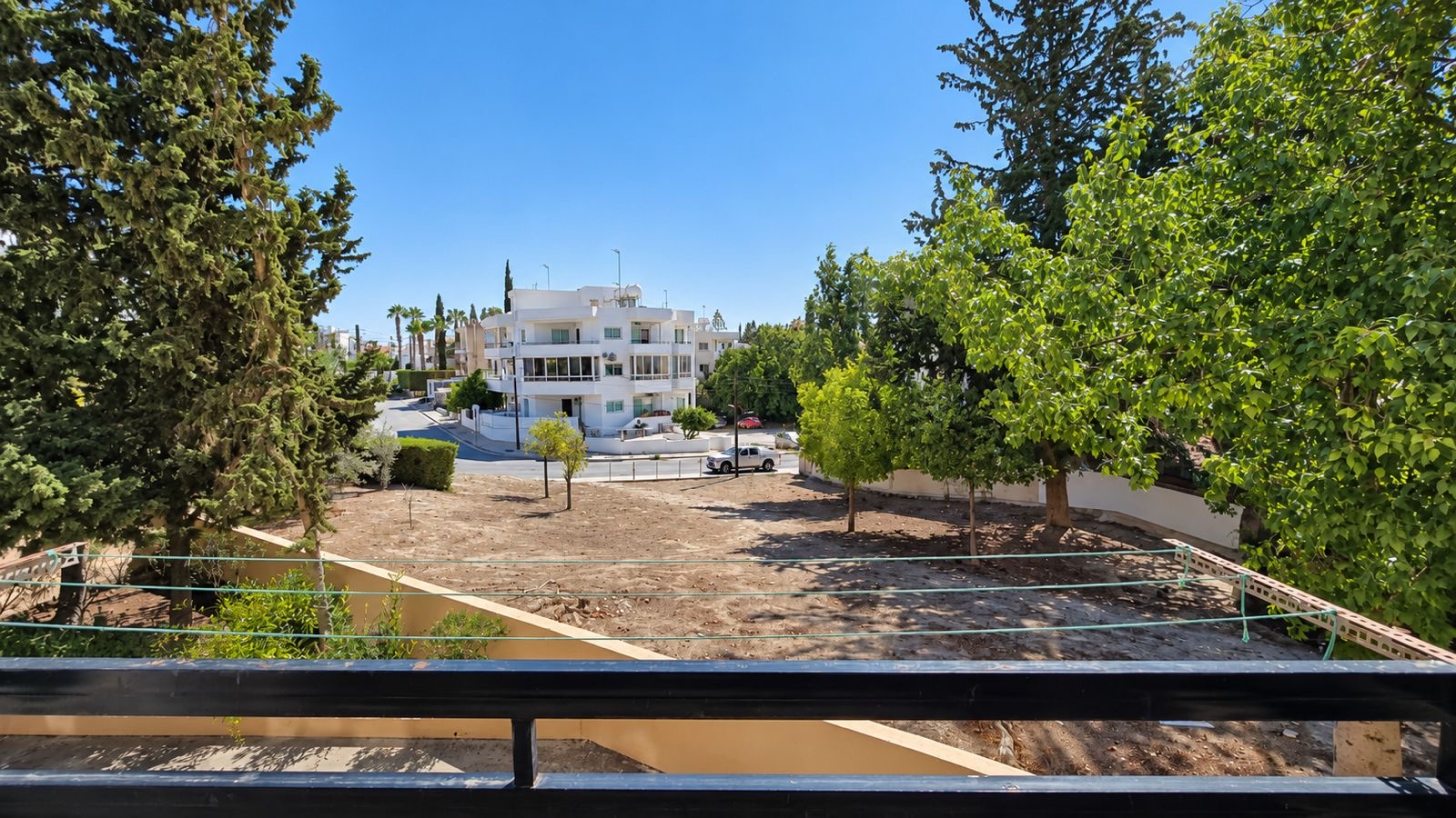 Modern 1st-Floor Apartment in Kamares, Larnaca with Covered Parking & Storage