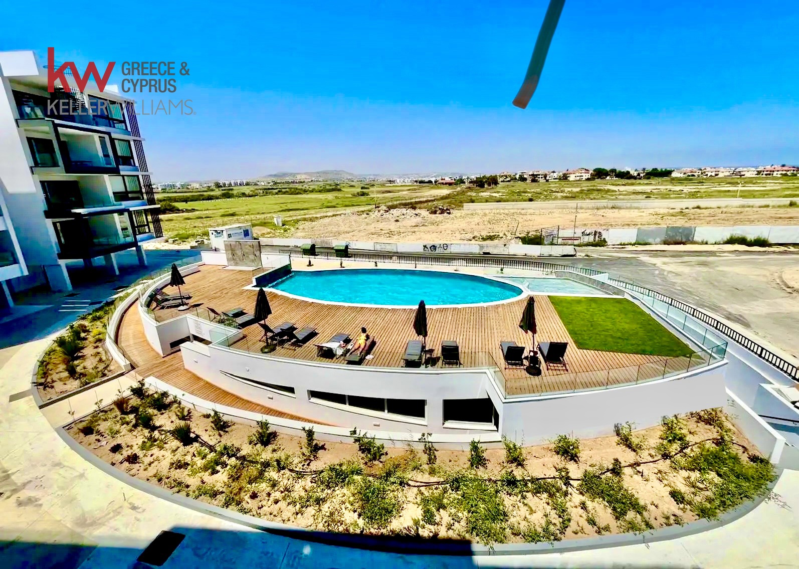 2-bed furnished apartment with balcony in Livadia, Larnaca photo 4