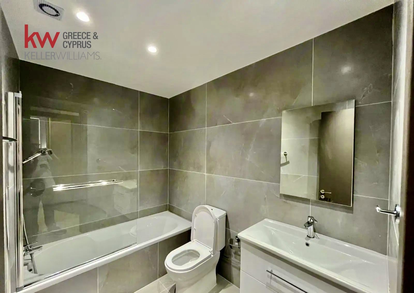 2-bed furnished apartment with balcony in Livadia, Larnaca photo 10