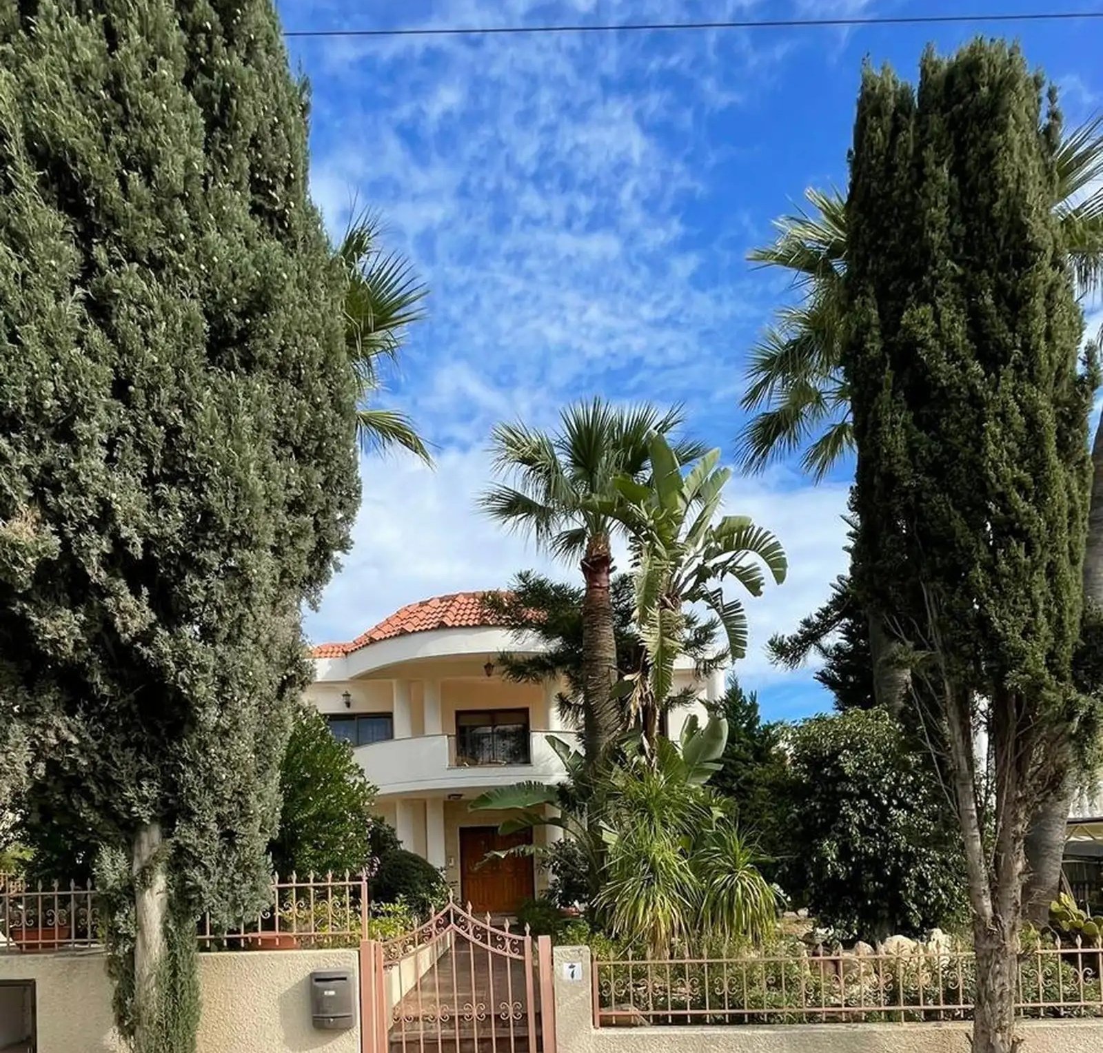 Spacious 4-Bedroom Villa in Agios Tychon Tourist Area, Limassol