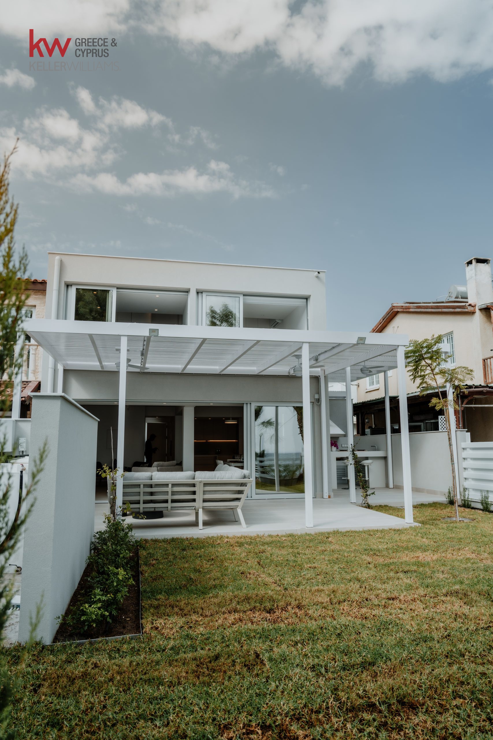 Fully Renovated Three Bedroom Seafront Villa in Pervolia