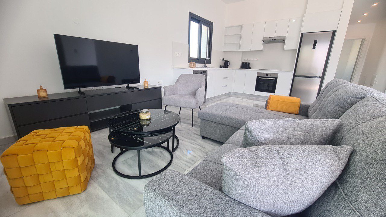 Modern 2-Bedroom Apartment in Mesa Geitonia, Limassol