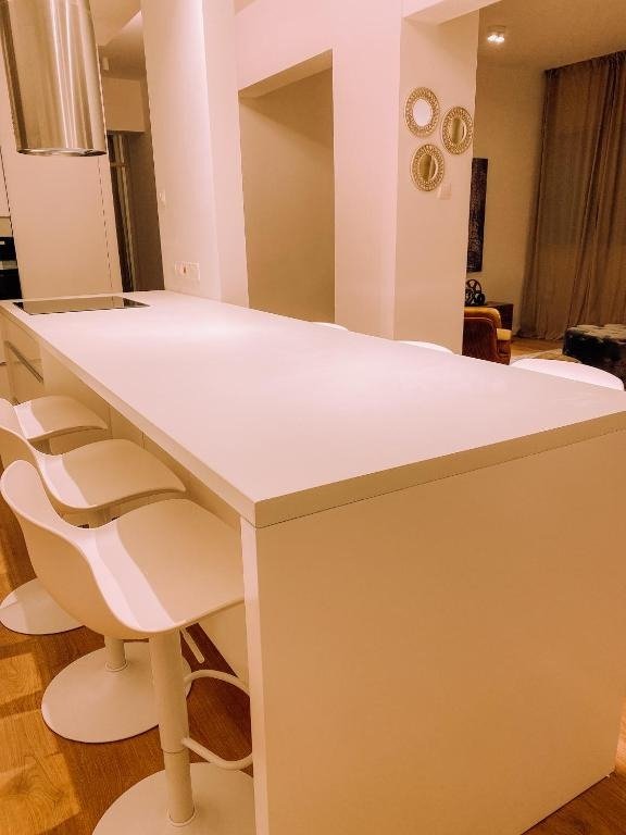 3-bedroom furnished apartment in Agioi Omologites, Nicosia photo 9