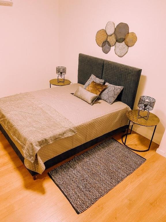 3-bedroom furnished apartment in Agioi Omologites, Nicosia photo 14