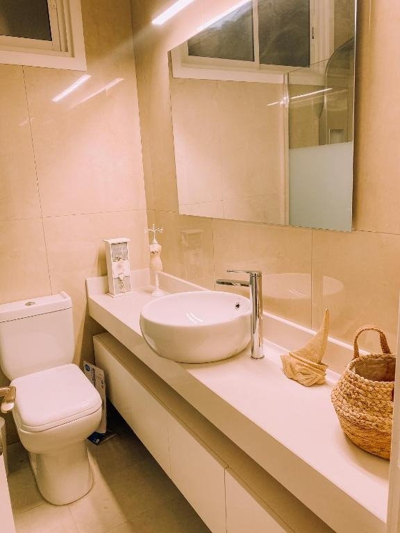 3-bedroom furnished apartment in Agioi Omologites, Nicosia photo 15