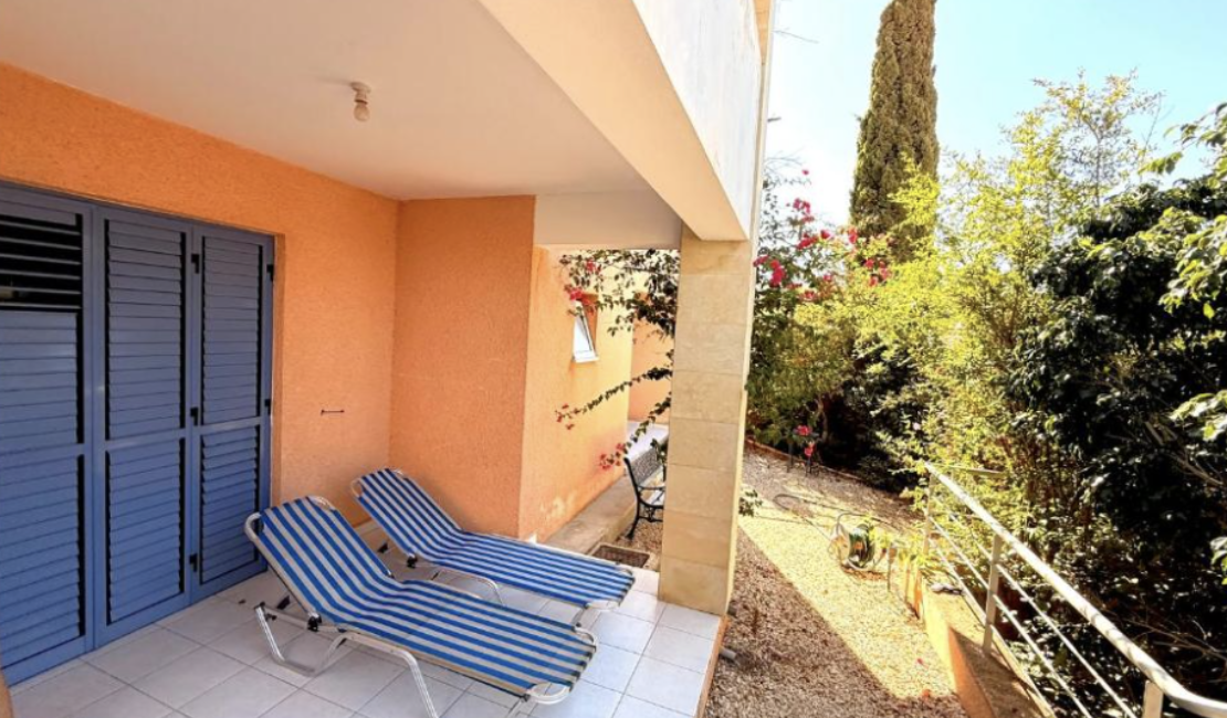 2-bed villa with private garden in Chlorakas, Paphos photo 11