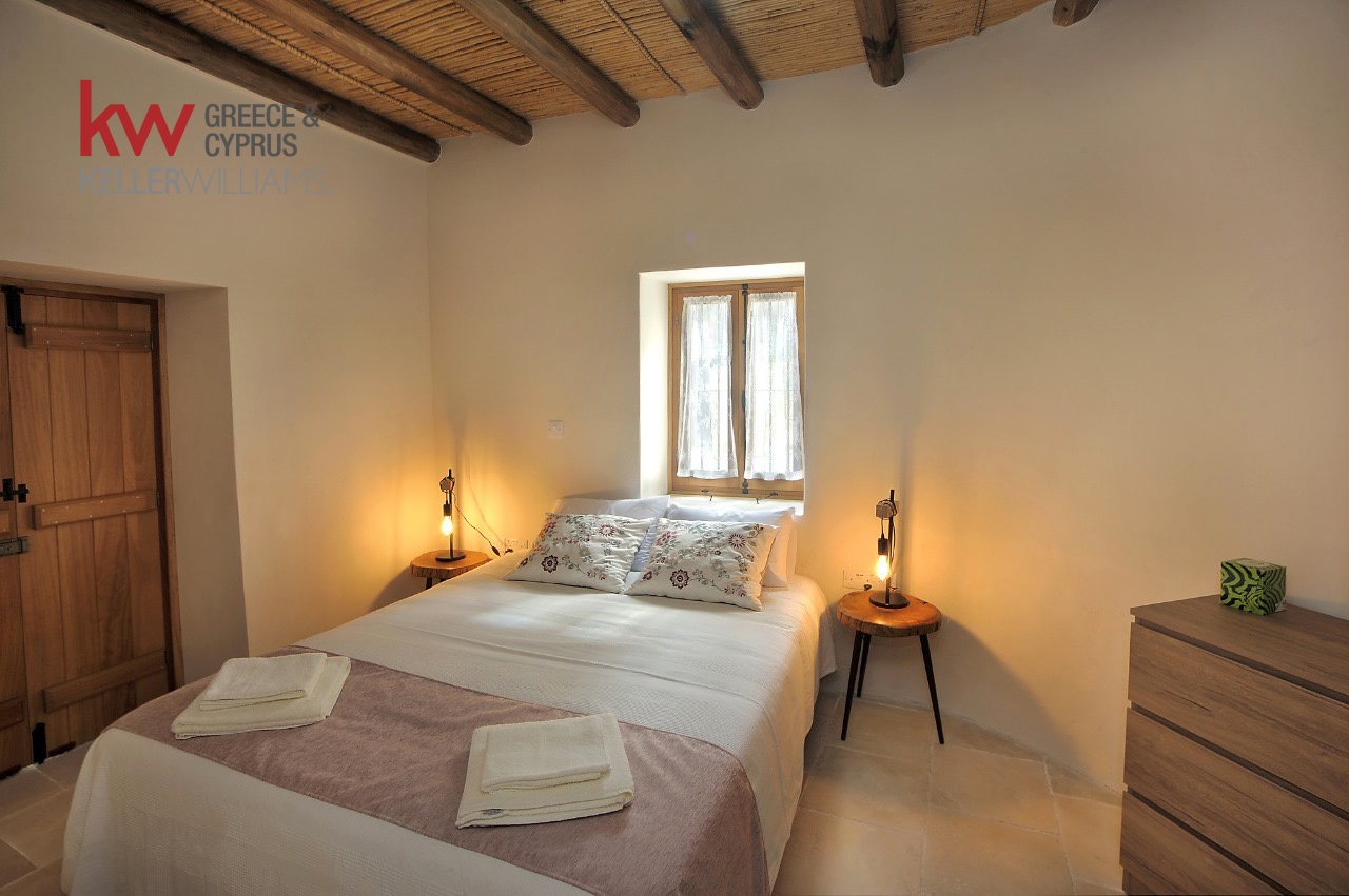 5-bed restored stone villa in Agios Theodoros photo 6