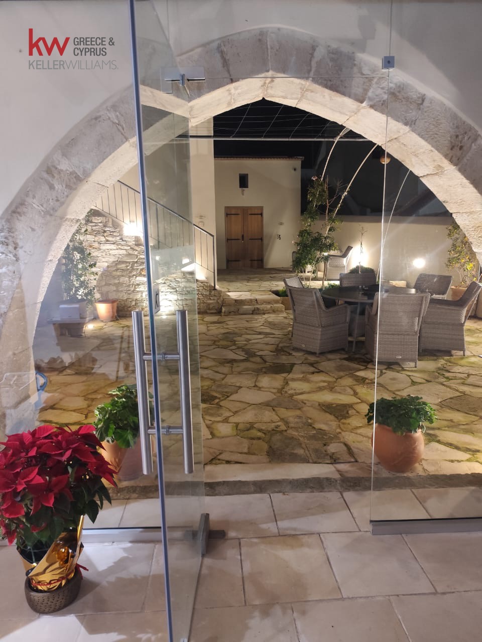 5-bed restored stone villa in Agios Theodoros photo 8