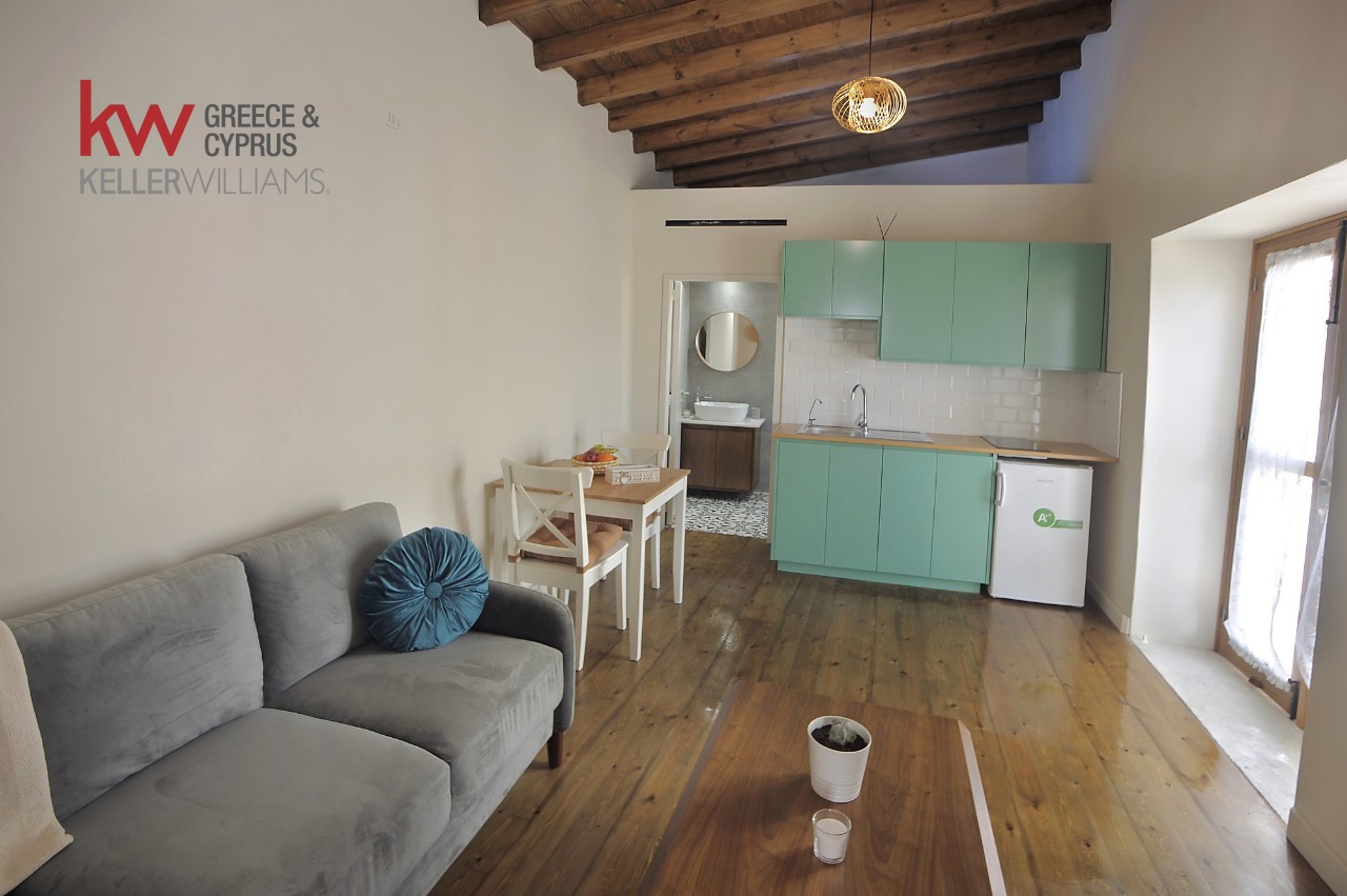 5-bed restored stone villa in Agios Theodoros photo 14