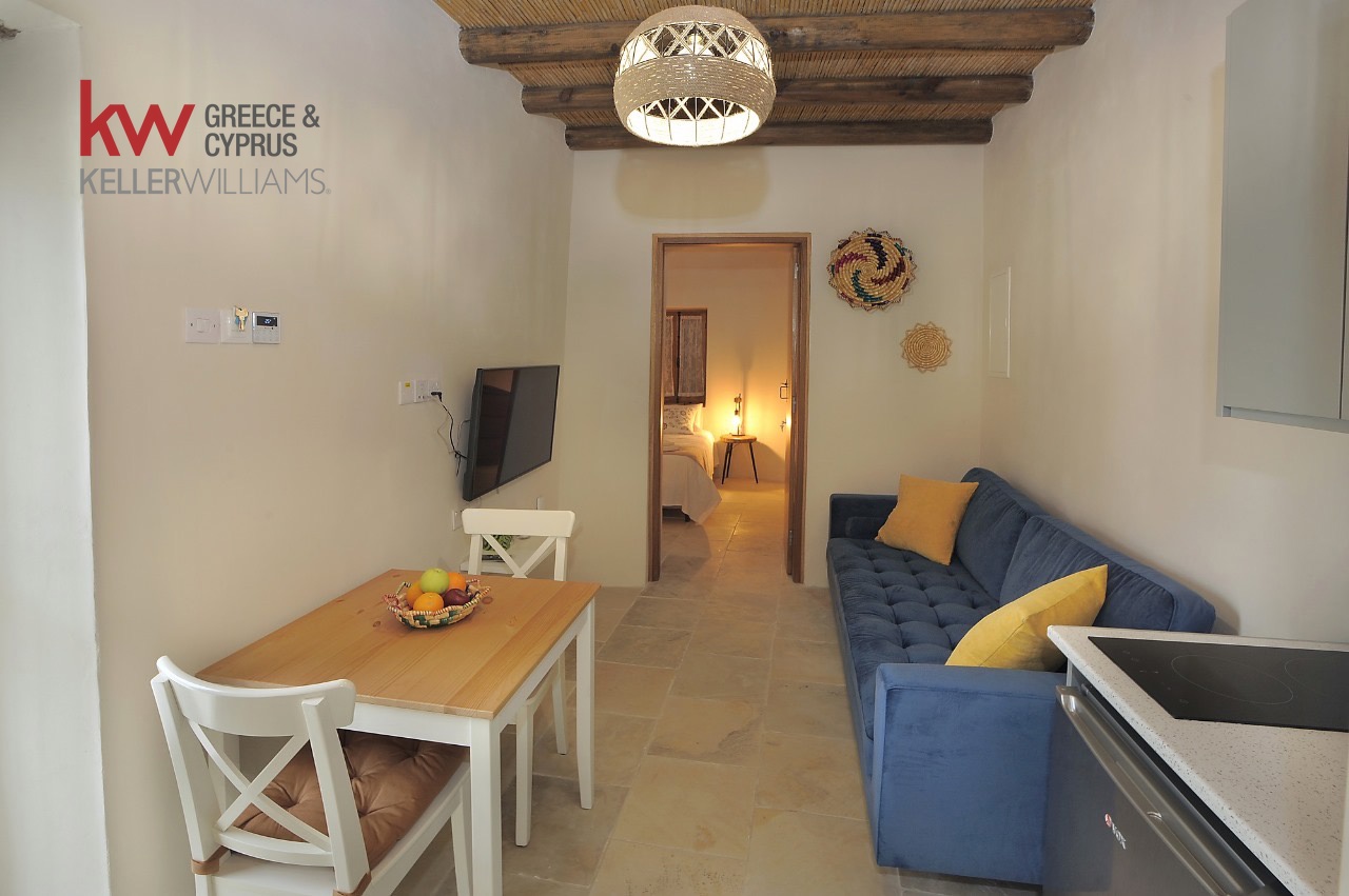 5-bed restored stone villa in Agios Theodoros photo 17