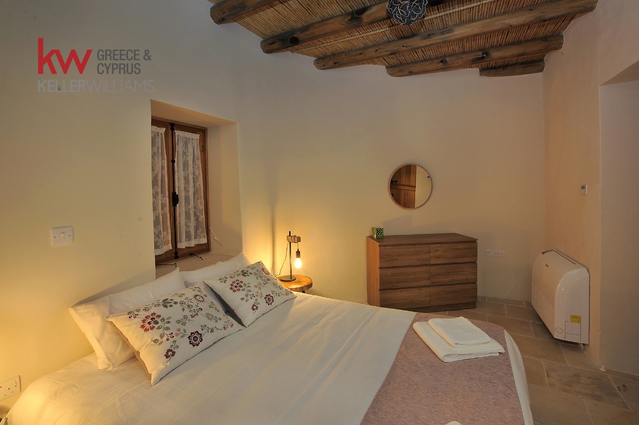 5-bed restored stone villa in Agios Theodoros photo 18