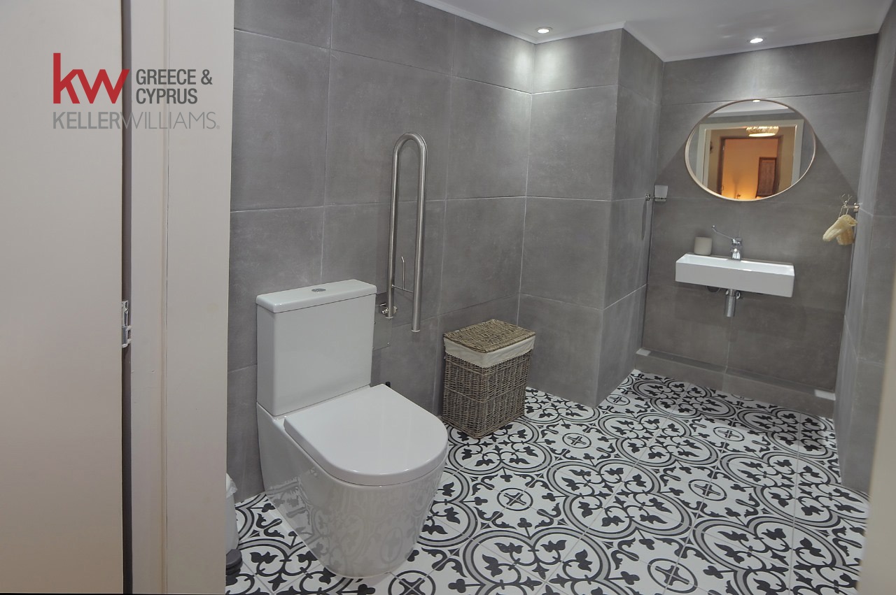 5-bed restored stone villa in Agios Theodoros photo 19