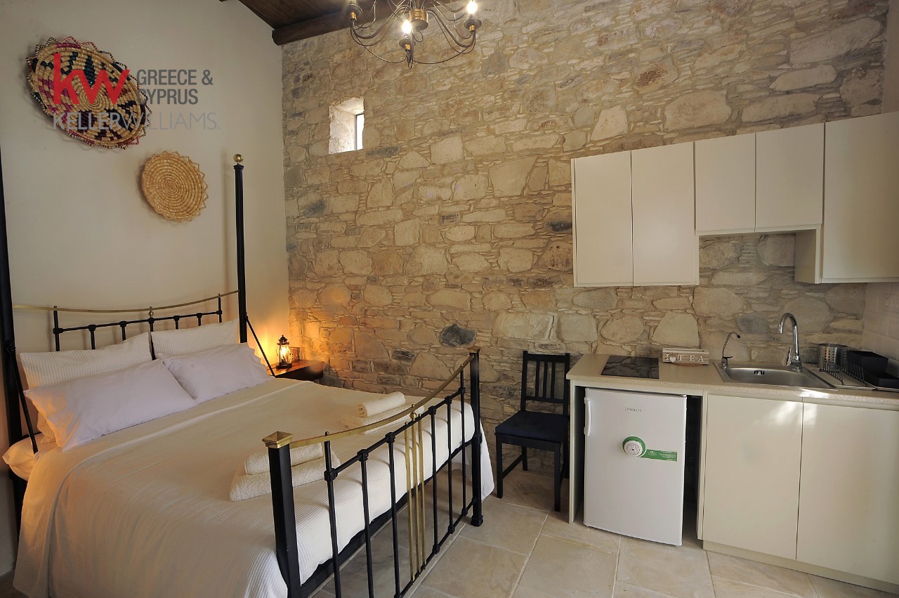 5-bed restored stone villa in Agios Theodoros photo 20