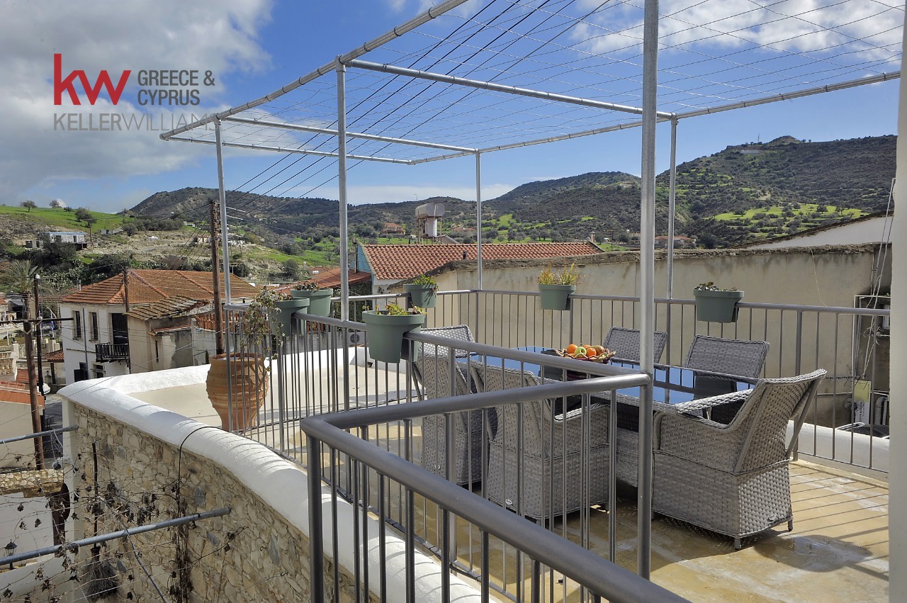 5-bed restored stone villa in Agios Theodoros photo 16