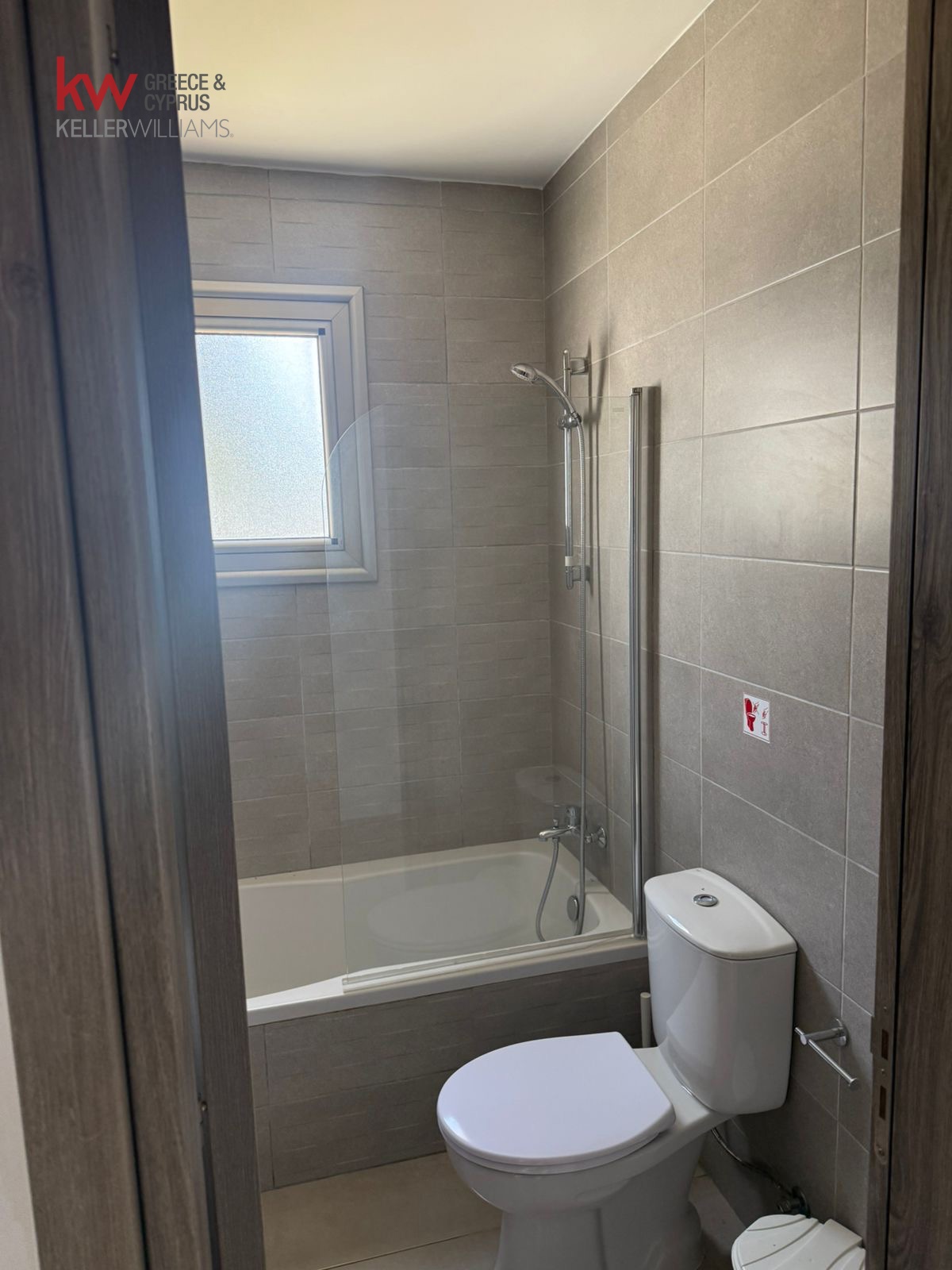 2-bed renovated apartment in Meneou, Larnaca photo 5
