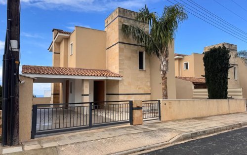 Spacious 4-Bedroom House in Pegeia, Paphos