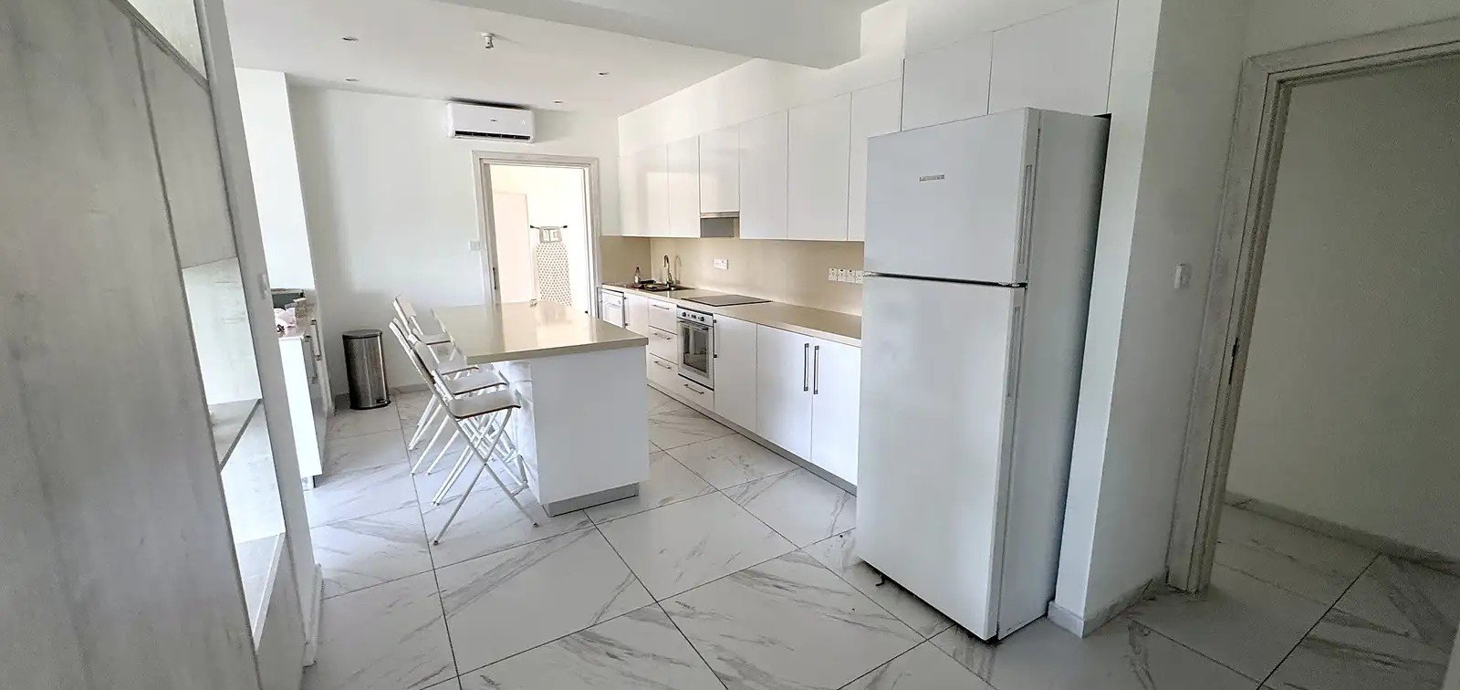 Furnished 3-bed apartment with park views in central Nicosia photo 5