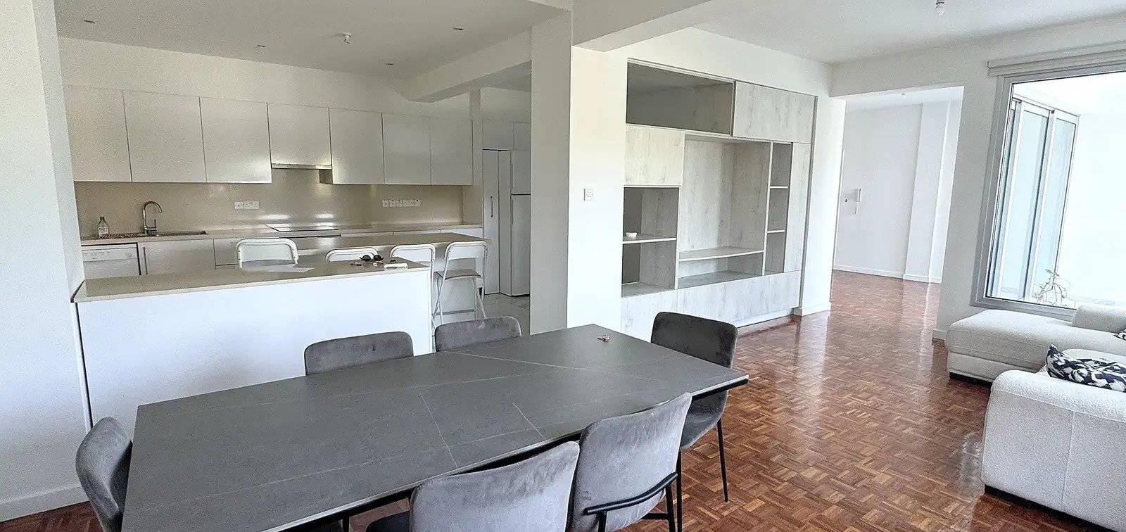Furnished 3-bed apartment with park views in central Nicosia photo 4