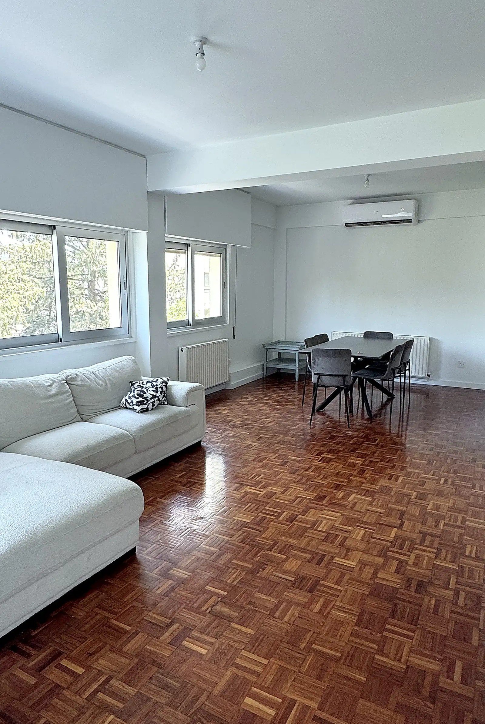 Furnished 3-bed apartment with park views in central Nicosia photo 2