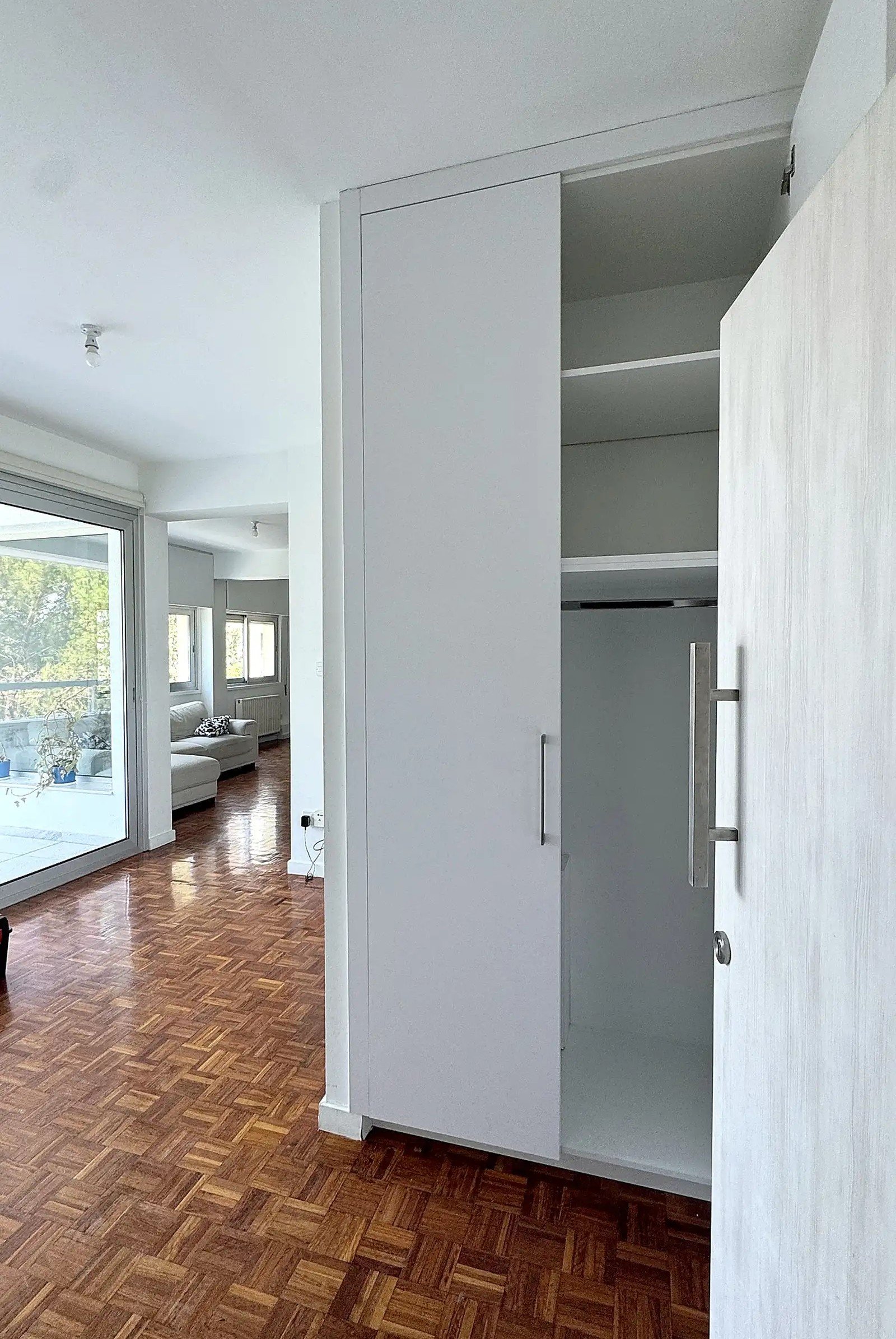 Furnished 3-bed apartment with park views in central Nicosia photo 6