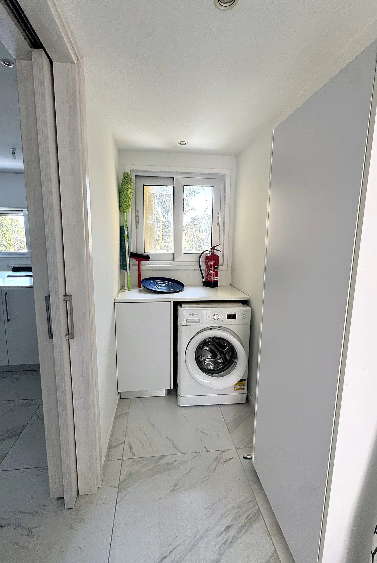 Furnished 3-bed apartment with park views in central Nicosia photo 12