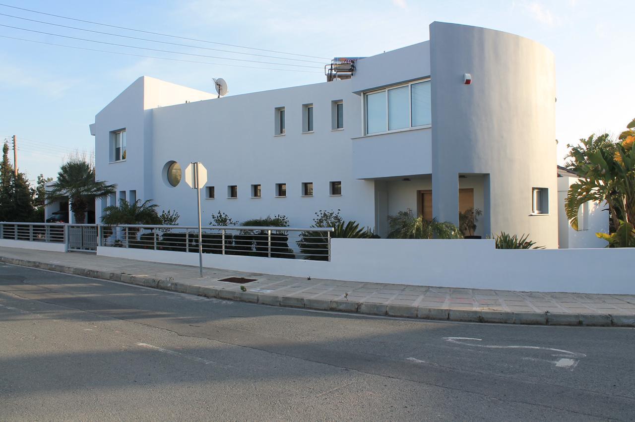 5 Bedroom Detached House For Rent in Anavargos
