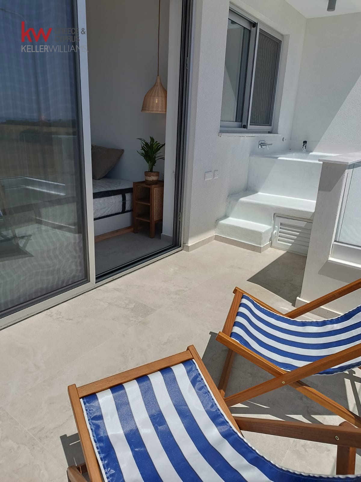 4-bed villa with pool and sea view in Perivolia, Larnaca photo 19